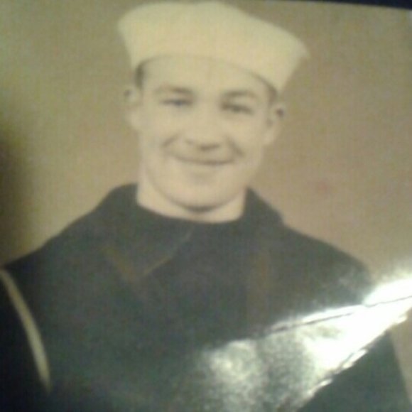 Meet your Posher, Sandy - Picture 1 of 1